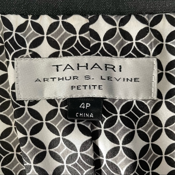 Tahari Arthur S. Levine gray blazer/jacket in a size 4P - Picture 12 of 13